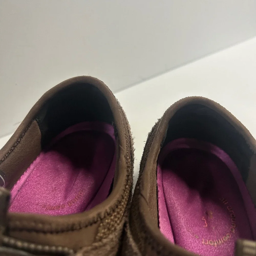 Skechers 48960 Bungee Lace Sneakers Brown Women Sz 7 Suede Slip On Walking Shoe